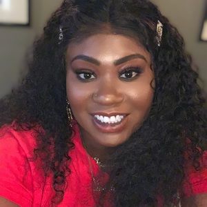 Meet your Posher, Cassandra